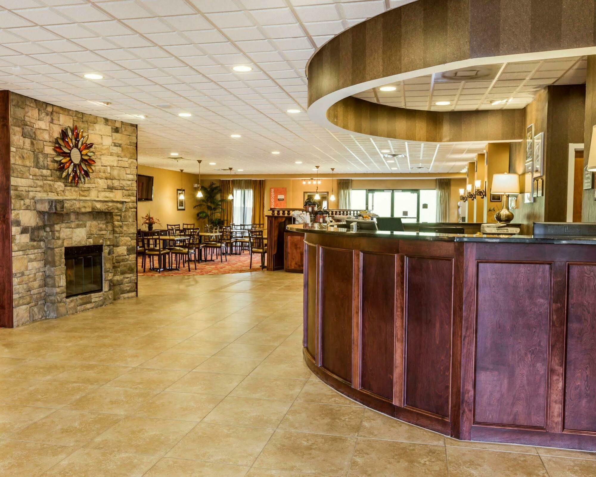 Comfort Suites Commerce Exterior foto