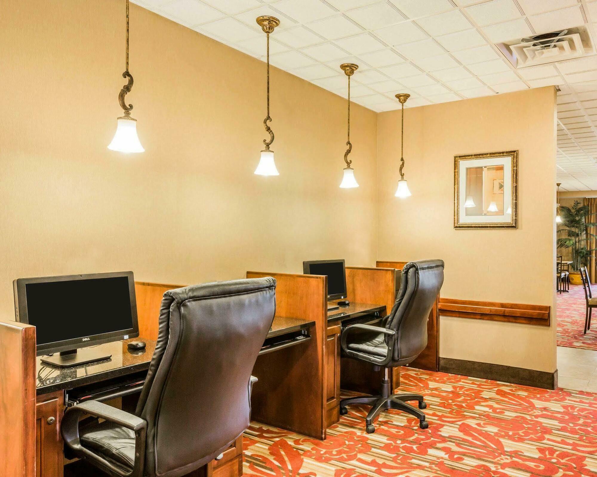 Comfort Suites Commerce Exterior foto